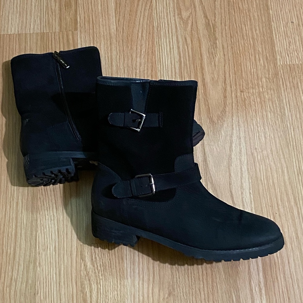 Blondo Waterproof boots. Size 8. Tag 9.5,  fit like 8. Make offer.